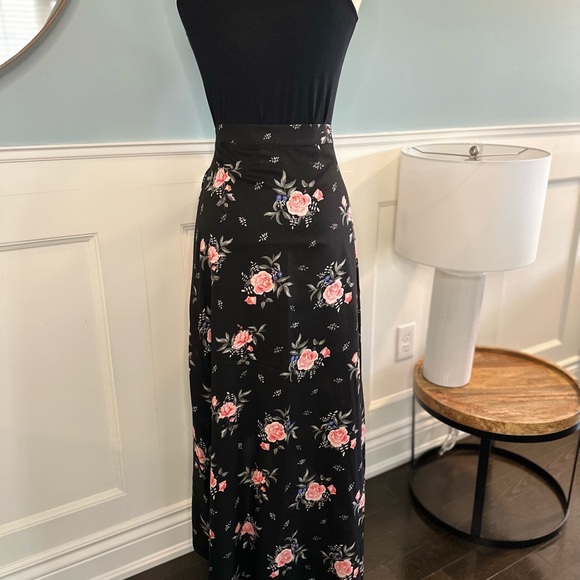 Floral Wrap Skirt - Picture 2 of 8